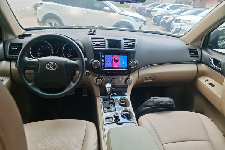 Used Toyota Highlander 2012 2.7L Two-Wheel Drive 7-Seater Elite Edition Interior 2
