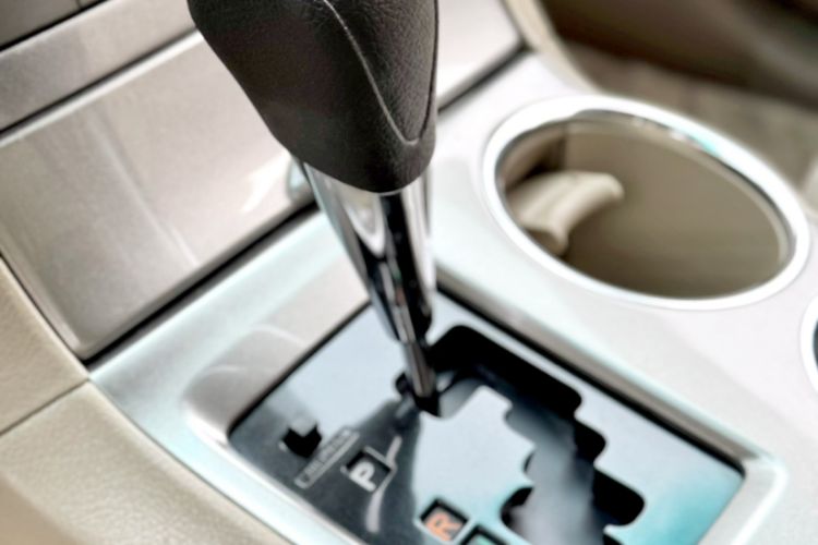 Used Toyota Highlander 2012 2.7L 2WD 5-Seater Elite Edition Interior 3
