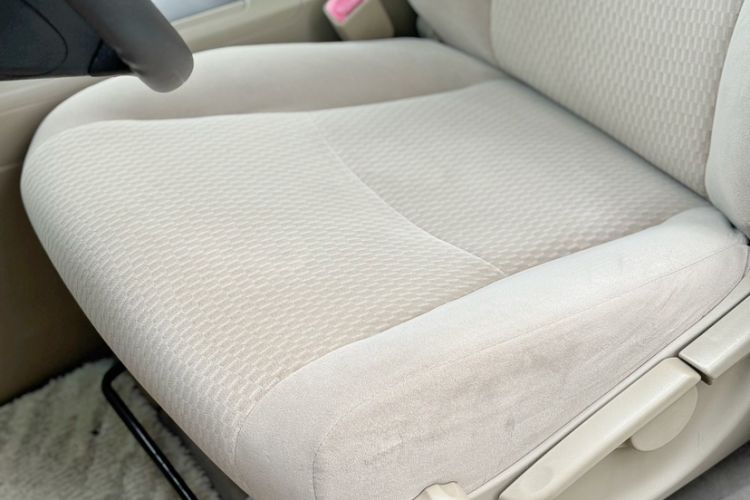 Used Toyota Highlander 2012 2.7L 2WD 5-Seater Elite Edition Interior 4