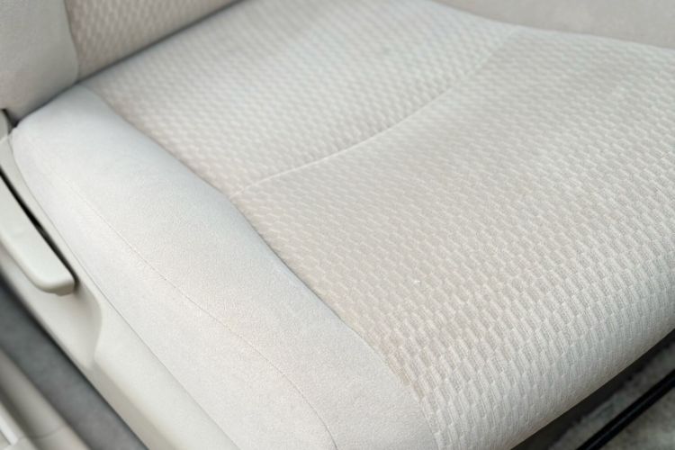 Used Toyota Highlander 2012 2.7L 2WD 5-Seater Elite Edition Interior 6