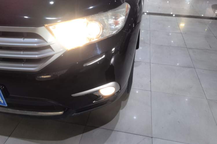 Used Toyota Highlander 2012 2.7L Two-Wheel Drive 7-Seater Luxury Edition Left Front Headlight