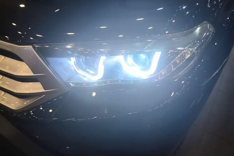 Used Toyota Highlander 2012 2.7L Two-Wheel Drive 7-Seater Luxury Edition Left Front Headlight