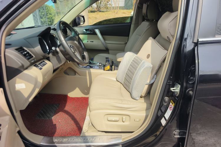 Used Toyota Highlander 2012 2.7L Two-Wheel Drive 7-Seater Luxury Edition Left Front Seat