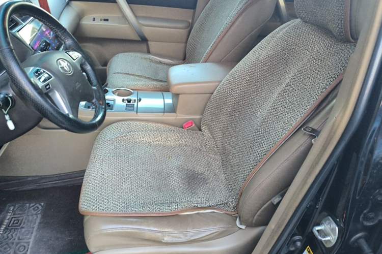 Used Toyota Highlander 2012 2.7L Two-Wheel Drive 7-Seater Luxury Edition Left Front Seat