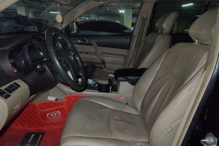 Used Toyota Highlander 2012 2.7L Two-Wheel Drive 7-Seater Luxury Edition Left Front Seat