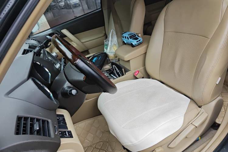 Used Toyota Highlander 2012 2.7L 2WD 5-Seater Elite Edition Left Front Seat