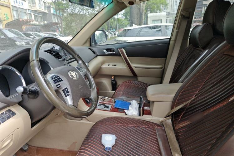 Used Toyota Highlander 2012 2.7L Two-Wheel Drive 7-Seater Luxury Edition Left Front Seat