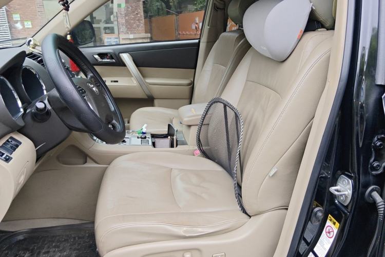 Used Toyota Highlander 2012 2.7L Two-Wheel Drive 7-Seater Luxury Edition Left Front Seat