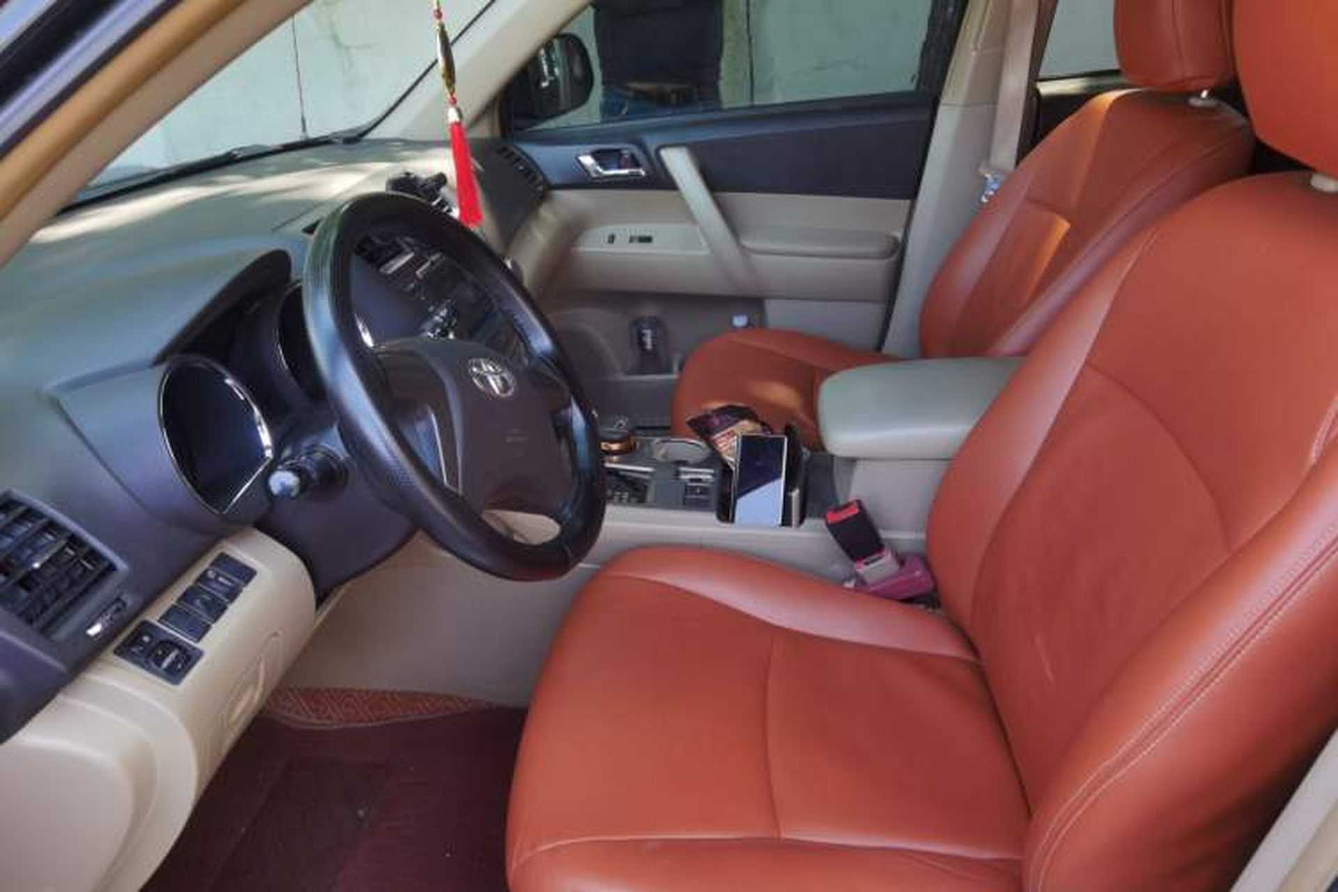 Used Toyota Highlander 2012 2.7L Two-Wheel Drive 7-Seater Elite Edition Left Front Seat