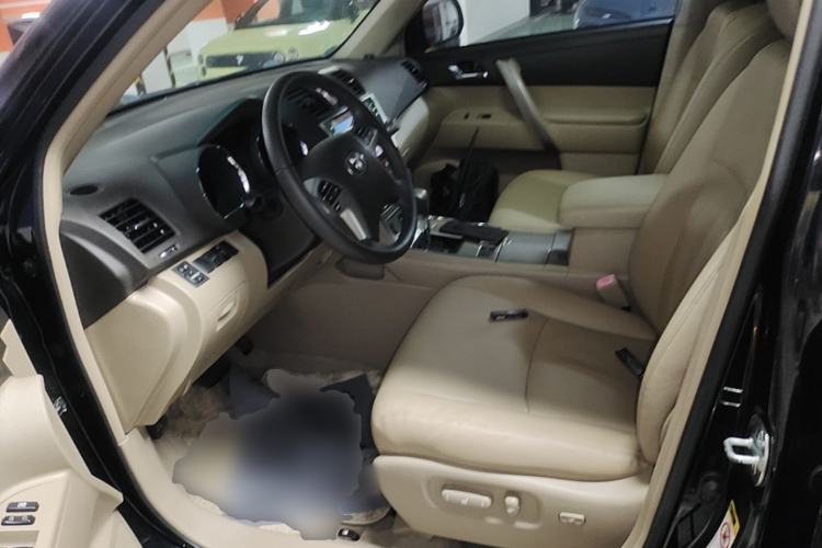 Used Toyota Highlander 2012 2.7L Two-Wheel Drive 7-Seater Luxury Edition Left Front Seat