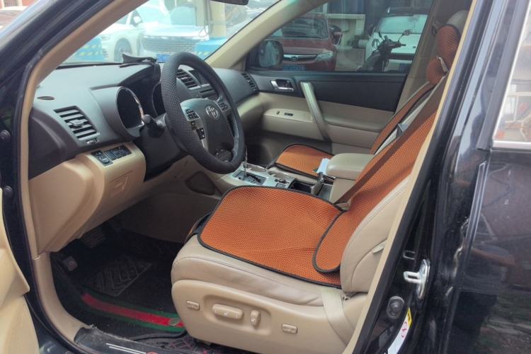 Used Toyota Highlander 2012 2.7L Two-Wheel Drive 7-Seater Luxury Navigation Edition Left Front Seat