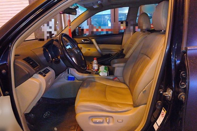 Used Toyota Highlander 2012 2.7L Two-Wheel Drive 7-Seater Luxury Edition Left Front Seat