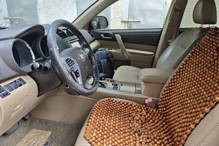 Used Toyota Highlander 2012 2.7L Two-Wheel Drive 7-Seater Luxury Navigation Edition Left Front Seat