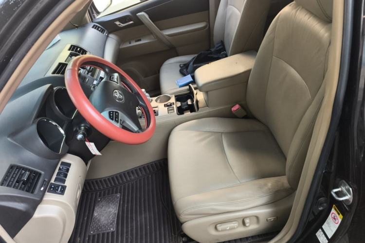 Used Toyota Highlander 2012 2.7L Two-Wheel Drive 7-Seater Luxury Edition Left Front Seat
