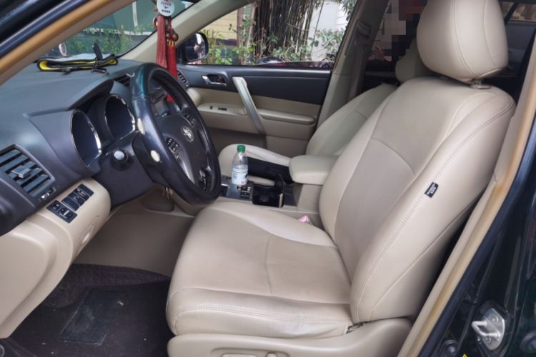 Used Toyota Highlander 2012 2.7L Two-Wheel Drive 7-Seater Luxury Edition Left Front Seat