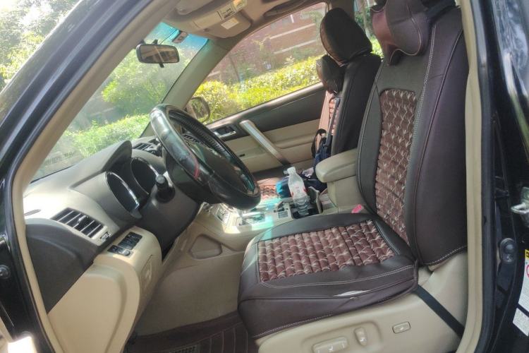 Used Toyota Highlander 2012 2.7L Two-Wheel Drive 7-Seater Luxury Edition Left Front Seat
