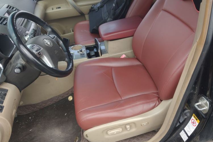 Used Toyota Highlander 2012 2.7L Two-Wheel Drive 7-Seater Luxury Edition Left Front Seat