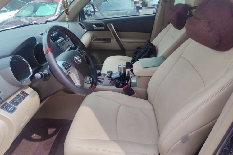 Used Toyota Highlander 2012 2.7L Two-Wheel Drive 7-Seater Luxury Edition Left Front Seat