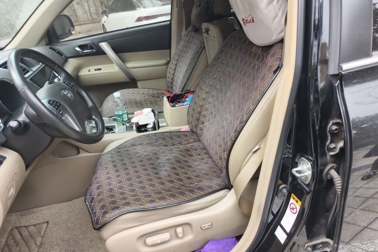 Used Toyota Highlander 2012 2.7L Two-Wheel Drive 7-Seater Luxury Edition Left Front Seat