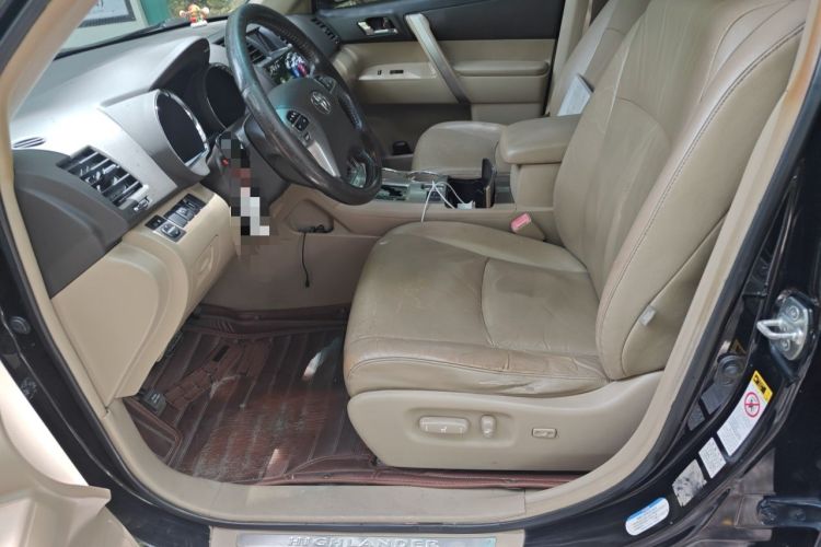 Used Toyota Highlander 2012 2.7L Two-Wheel Drive 7-Seater Luxury Edition Left Front Seat