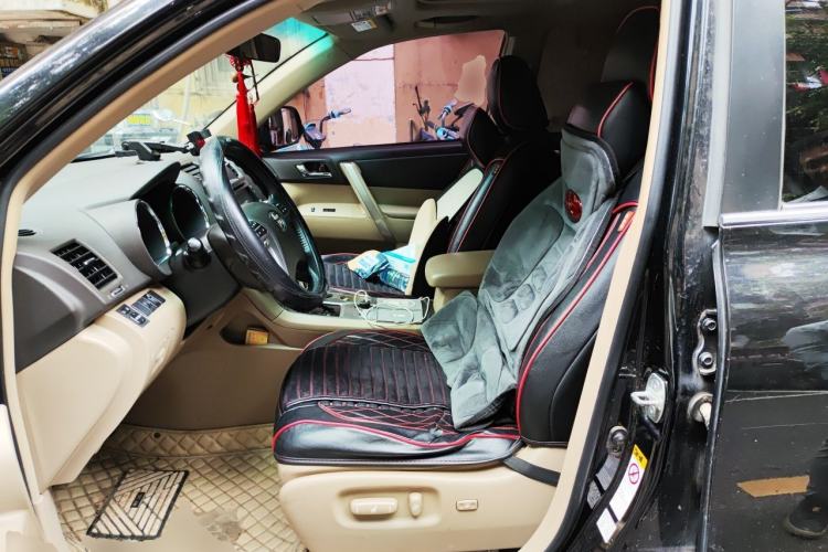 Used Toyota Highlander 2012 2.7L Two-Wheel Drive 7-Seater Luxury Edition Left Front Seat