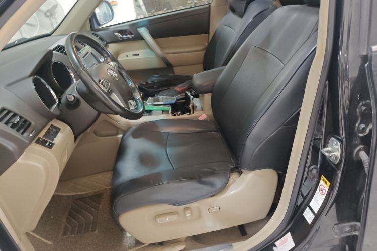 Used Toyota Highlander 2012 2.7L Two-Wheel Drive 7-Seater Luxury Edition Left Front Seat