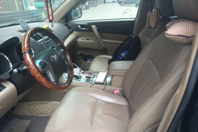 Used Toyota Highlander 2012 2.7L Two-Wheel Drive 7-Seater Luxury Edition Left Front Seat