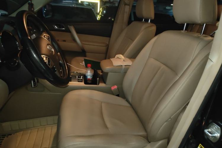 Used Toyota Highlander 2012 2.7L Two-Wheel Drive 7-Seater Luxury Edition Left Front Seat