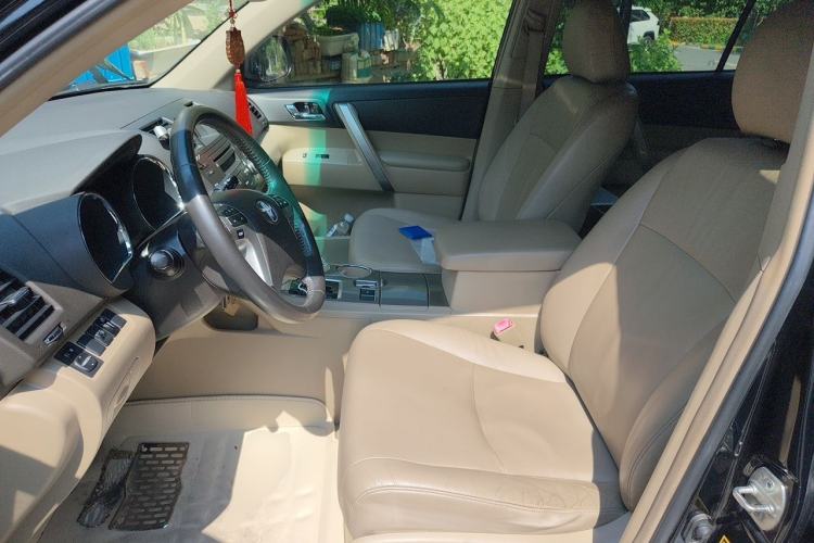 Used Toyota Highlander 2012 2.7L Two-Wheel Drive 7-Seater Luxury Edition Left Front Seat