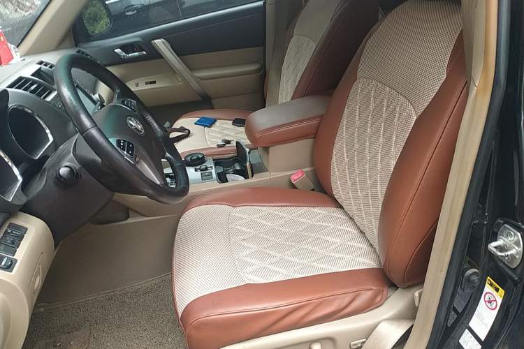 Used Toyota Highlander 2012 2.7L Two-Wheel Drive 7-Seater Luxury Edition Left Front Seat