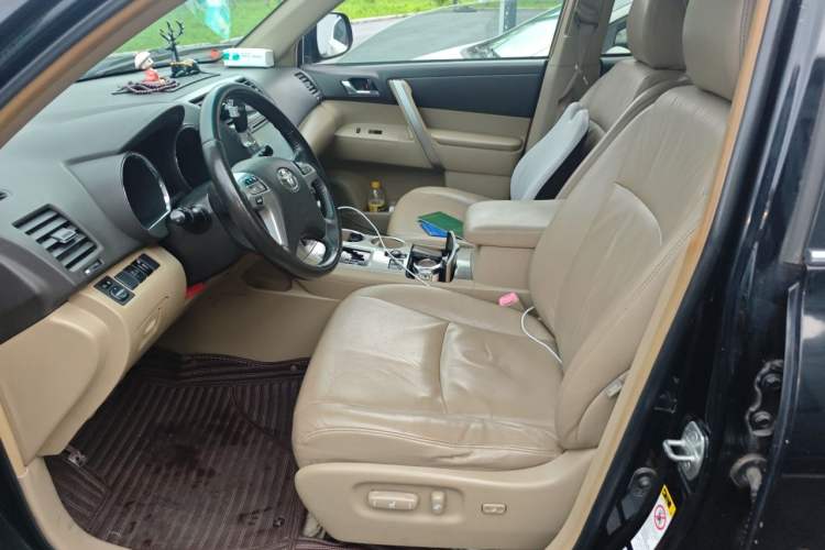 Used Toyota Highlander 2012 2.7L Two-Wheel Drive 7-Seater Luxury Edition Left Front Seat