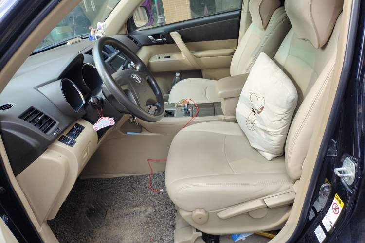Used Toyota Highlander 2012 2.7L Two-Wheel Drive 7-Seater Elite Edition Left Front Seat