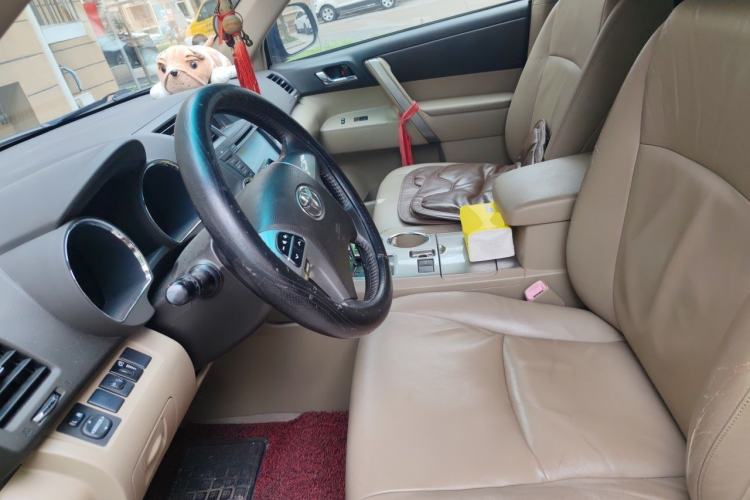 Used Toyota Highlander 2012 2.7L Two-Wheel Drive 5-Seater Sport Edition Left Front Seat