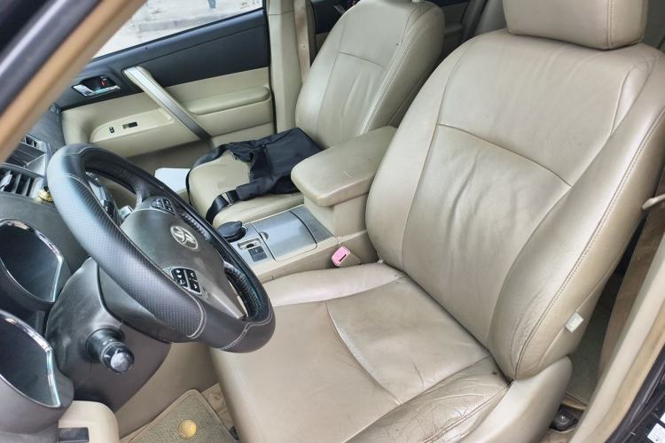 Used Toyota Highlander 2012 2.7L Two-Wheel Drive 7-Seater Elite Edition Left Front Seat