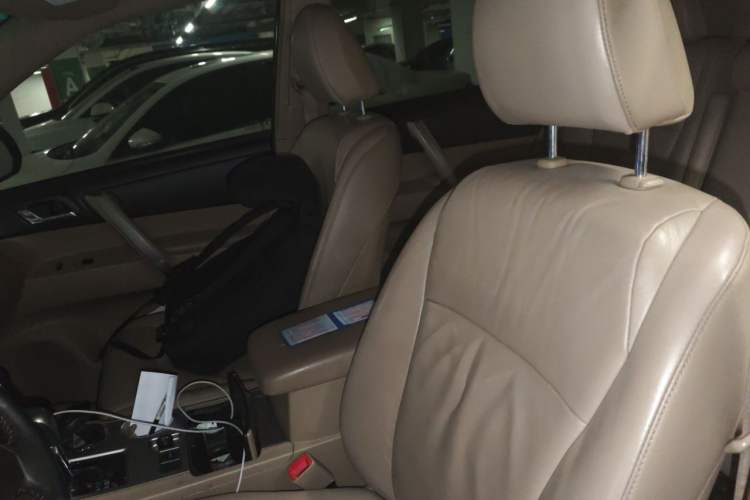 Used Toyota Highlander 2012 2.7L Two-Wheel Drive 7-Seater Luxury Edition Left Front Seat