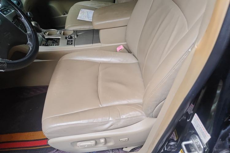 Used Toyota Highlander 2012 3.5L 4x4 7-Seater Luxury Edition Left Front Seat