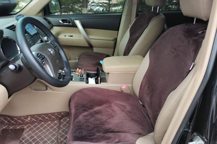 Used Toyota Highlander 2012 2.7L Two-Wheel Drive 7-Seater Luxury Edition Left Front Seat