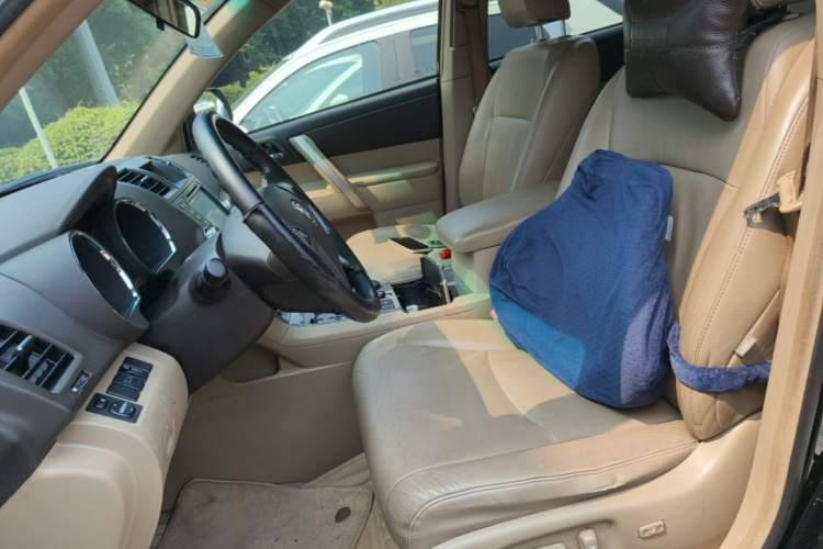 Used Toyota Highlander 2012 2.7L Two-Wheel Drive 7-Seater Luxury Edition Left Front Seat