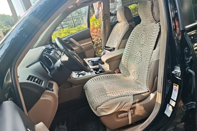 Used Toyota Highlander 2012 2.7L Two-Wheel Drive 7-Seater Luxury Edition Left Front Seat