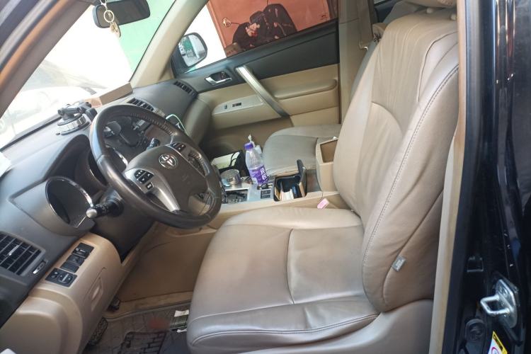 Used Toyota Highlander 2012 2.7L Two-Wheel Drive 7-Seater Luxury Edition Left Front Seat