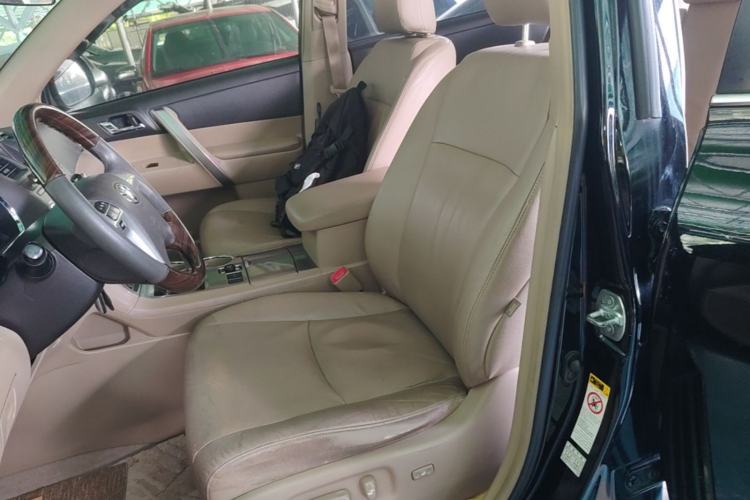 Used Toyota Highlander 2012 2.7L Two-Wheel Drive 5-Seater Sport Edition Left Front Seat