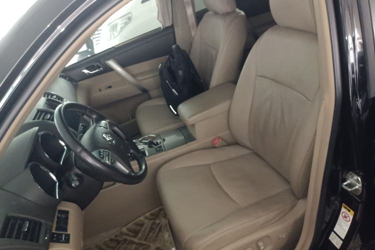 Used Toyota Highlander 2012 2.7L Two-Wheel Drive 7-Seater Luxury Edition Left Front Seat