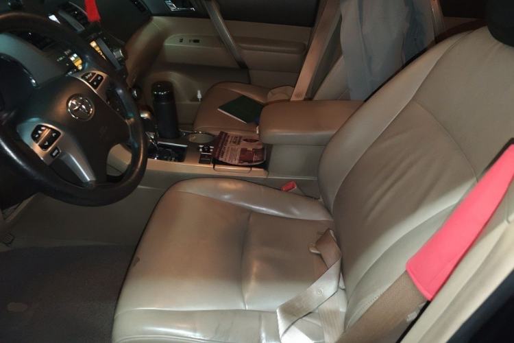 Used Toyota Highlander 2012 2.7L Two-Wheel Drive 7-Seater Luxury Edition Left Front Seat