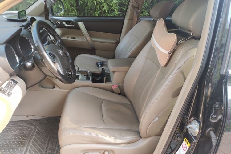 Used Toyota Highlander 2012 2.7L Two-Wheel Drive 7-Seater Luxury Edition Left Front Seat