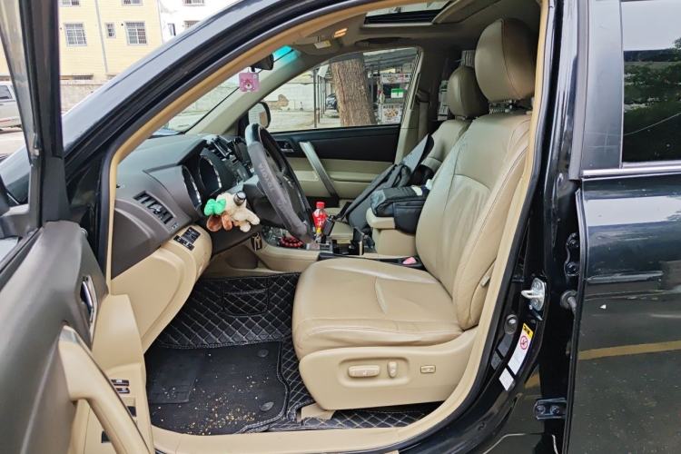 Used Toyota Highlander 2012 2.7L Two-Wheel Drive 7-Seater Luxury Edition Left Front Seat