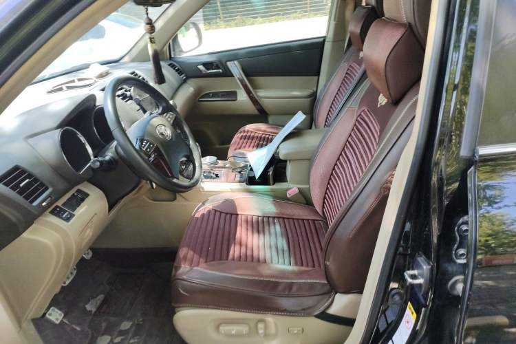 Used Toyota Highlander 2012 2.7L Two-Wheel Drive 7-Seater Luxury Edition Left Front Seat