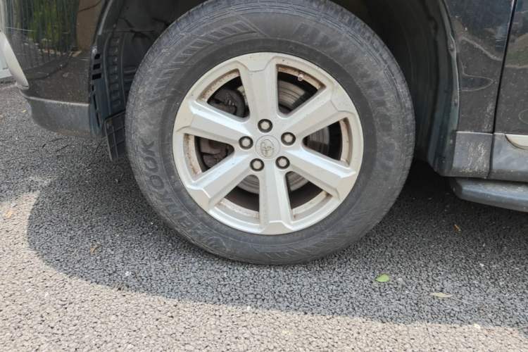 Used Toyota Highlander 2012 2.7L 2WD 5-Seater Elite Edition Left Front Wheel Hub