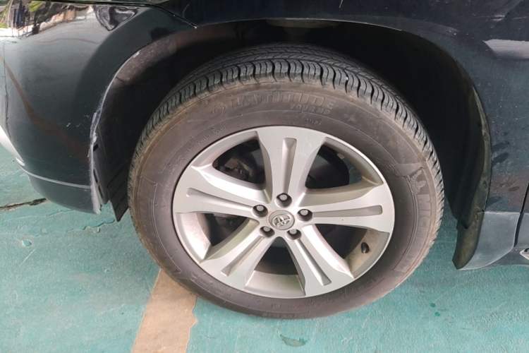 Used Toyota Highlander 2012 2.7L Two-Wheel Drive 5-Seater Sport Edition Left Front Wheel Hub