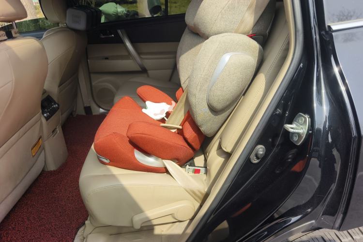 Used Toyota Highlander 2012 2.7L Two-Wheel Drive 7-Seater Luxury Edition Left Rear Seat
