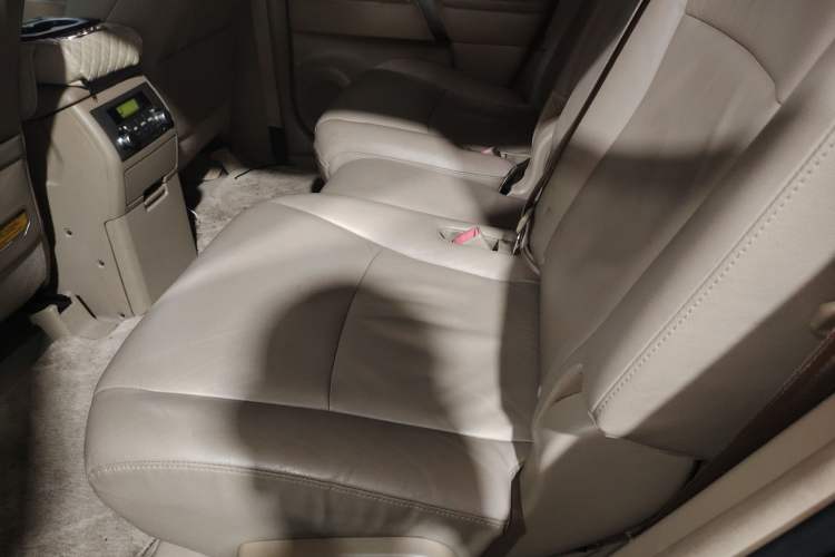 Used Toyota Highlander 2012 2.7L Two-Wheel Drive 7-Seater Luxury Edition Left Rear Seat
